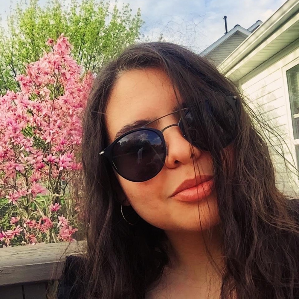 Meet your Posher, Alejandra